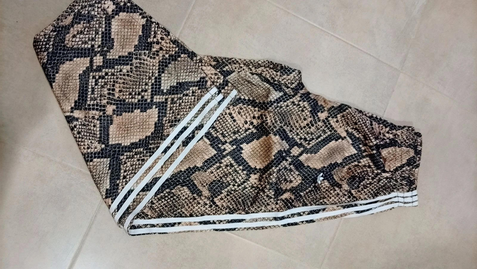 Pantalones anchos adidas